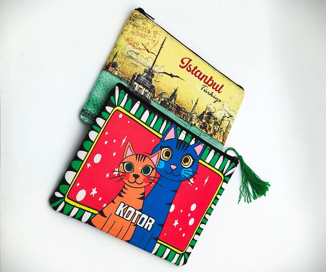 iki farklı desendeki çanta görseli paylaşılmış